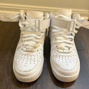 High Top Air Force 1’s